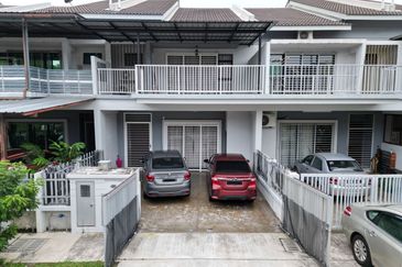 Evira @ Warisan Puteri