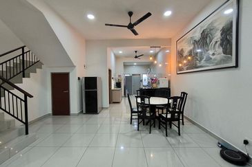 Evira @ Warisan Puteri