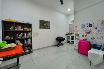 Evira @ Warisan Puteri