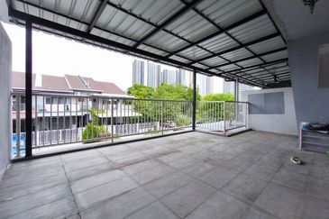 Evira @ Warisan Puteri