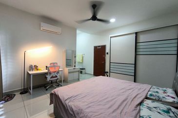 Evira @ Warisan Puteri