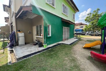 Double Storey Terrace Taman Puncak Saujana Seksyen 3, Kajang