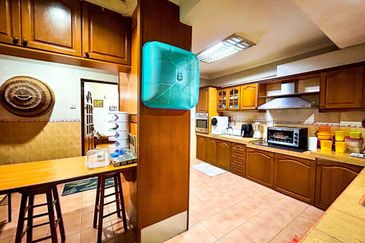 Bandar Tun Hussein Onn