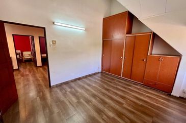 Bandar Menjalara (Desa Seri Mahkota)