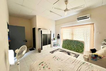 Double Storey Terrace House, Tmn Seri Dagang @ Bkt Changgang, Banting 