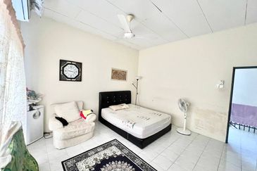 Double Storey Terrace House, Tmn Seri Dagang @ Bkt Changgang, Banting 