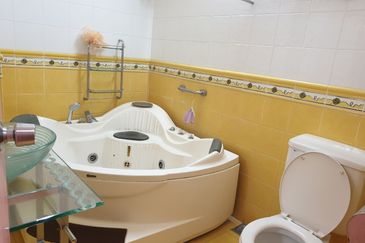 2.5 Storey Terrace House, Taman Bukit Utama, Bukit Antarabangsa, KL 