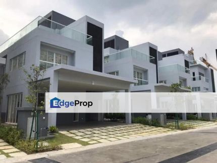 Triple Storey Bungalow House, Lakefront Villa @ Cyberjaya, Selangor, Cyberjaya