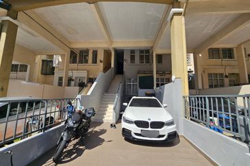 Double Storey Duplex Townhouse @ Taman Lagenda Mas, Cheras 