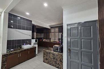 Double Storey Duplex Townhouse @ Taman Lagenda Mas, Cheras 