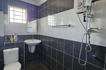 Double Storey Duplex Townhouse @ Taman Lagenda Mas, Cheras 