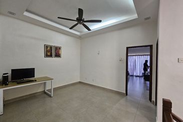 Double Storey Duplex Townhouse @ Taman Lagenda Mas, Cheras 