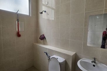 3 Storey Terraced House @ Bangi Avenue 3