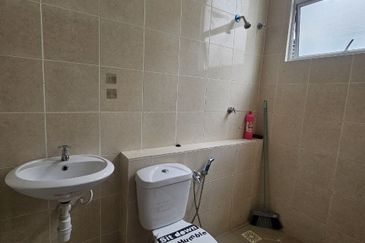 3 Storey Terraced House @ Bangi Avenue 3