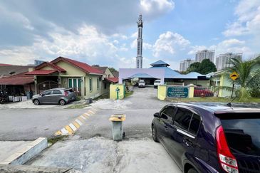 Single Storey Terrace, Taman Desa Baiduri, Cheras 