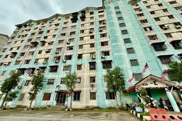 Pangsapuri Enggang Bandar Kinrara, Puchong