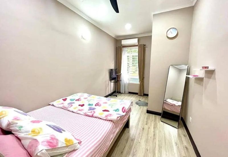 Double Storey Puteri Elaisha, Kota Puteri, Batu Arang Rawang 