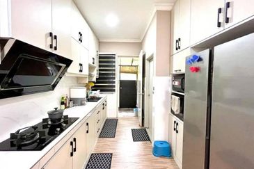 Double Storey Puteri Elaisha, Kota Puteri, Batu Arang Rawang 