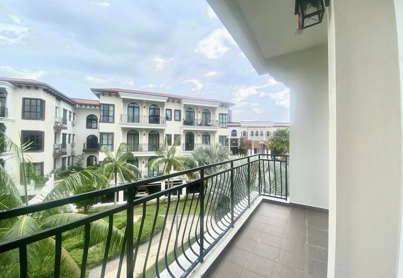 Isle of Kamares, Setia Eco Glades