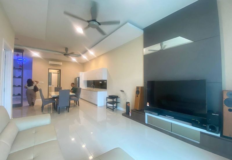 Isle of Kamares, Setia Eco Glades