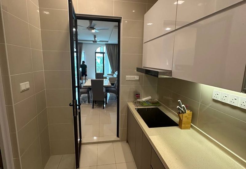 Isle of Kamares, Setia Eco Glades