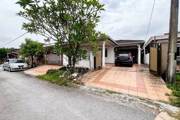 Taman Sg Jelok, Single Storey Semi D ,Kajang, For Sale