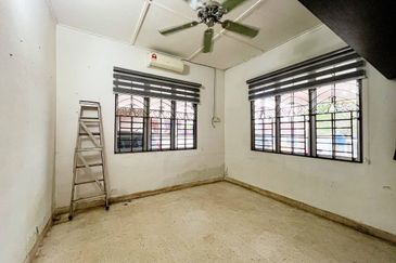 Taman Sg Jelok, Single Storey Semi D ,Kajang, For Sale