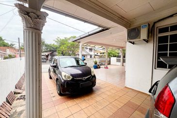 Taman Sg Jelok, Single Storey Semi D ,Kajang, For Sale