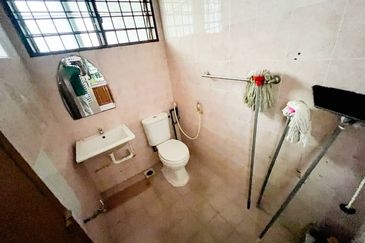 Taman Sg Jelok, Single Storey Semi D ,Kajang, For Sale