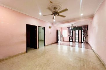 Taman Sg Jelok, Single Storey Semi D ,Kajang, For Sale