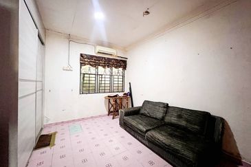 Taman Sg Jelok, Single Storey Semi D ,Kajang, For Sale