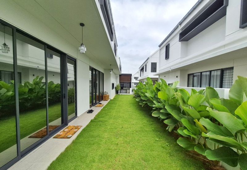 Elmina Green The Eighth @ City of Elmina