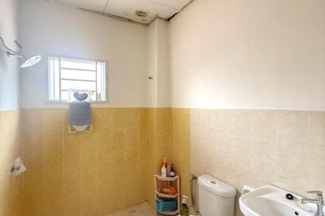 Taman Aman Putra Double Storey Terrace House For Sale 