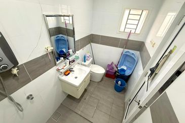 Taman Aman Putra Double Storey Terrace House For Sale 