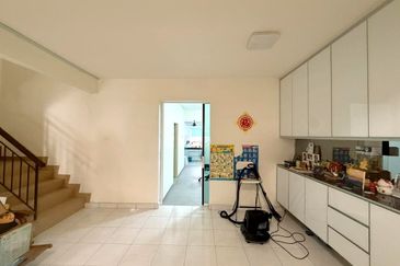 Taman Aman Putra Double Storey Terrace House For Sale 