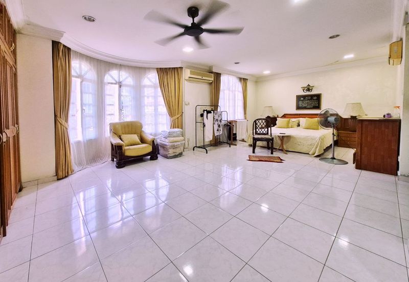 Seksyen 8, Kota Damansara