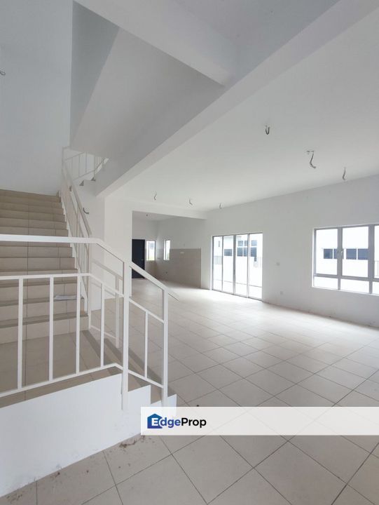 Taman Iringin Bayu, Semi D Double Storey , Seremban , Negeri Sembilan, Seremban