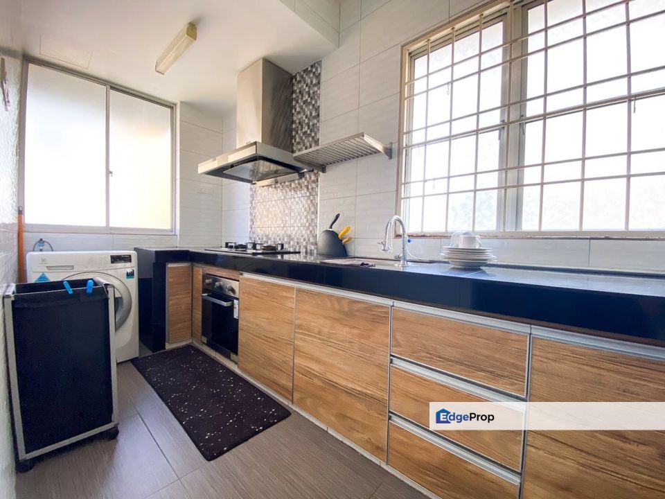 Pangsapuri Tainia, Kota Damansara, Selangor, Kota Damansara