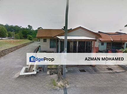 Tepi Padang Taman Gadong Jaya Endlot, Sendayan, Negeri Sembilan, Seremban