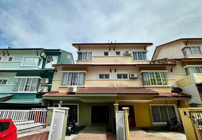 Kampung Sungai Kayu Ara