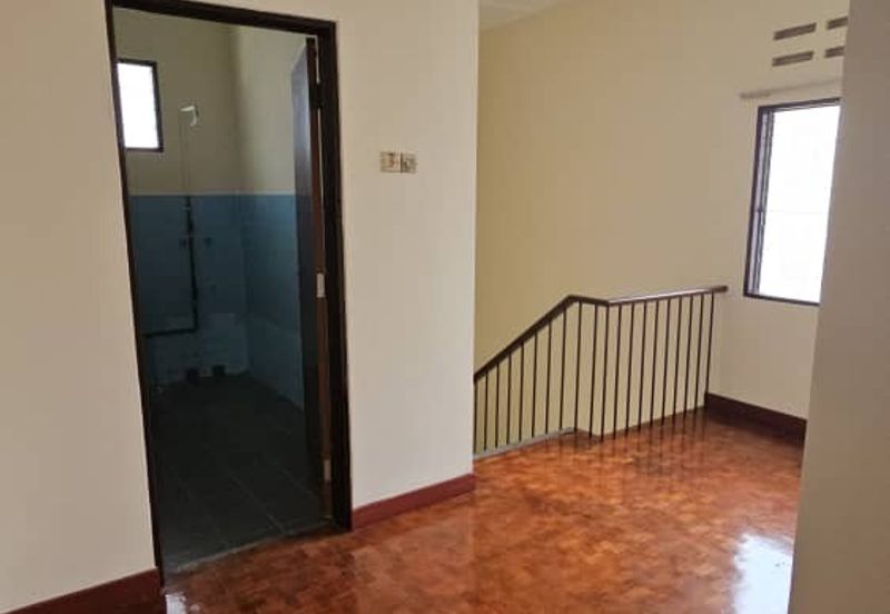 Sek14 pj 2sty blgw  near Park ,Sri Aman school 