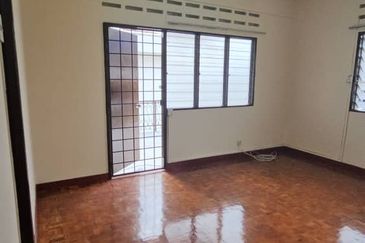 Sek14 pj 2sty blgw  near Park ,Sri Aman school 