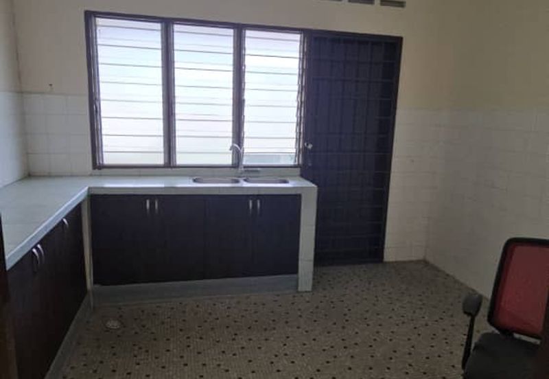 Sek14 pj 2sty blgw  near Park ,Sri Aman school 