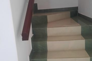 2storey Ara Damansara 24x75 Reno Well kept guarded 