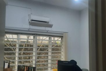 PJ sek16 facing 17/1 ideal co working 9r4b to let