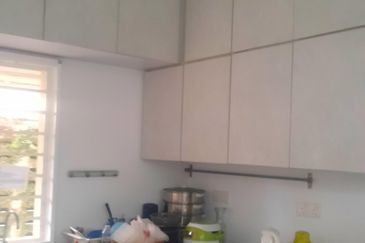 PJ sek16 facing 17/1 ideal co working 9r4b to let