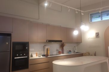 PJ sek16 facing 17/1 ideal co working 9r4b to let