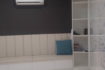 PJ sek16 facing 17/1 ideal co working 9r4b to let