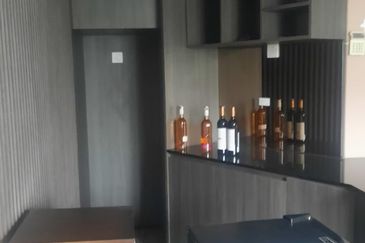 PJ sek16 facing 17/1 ideal co working 9r4b to let