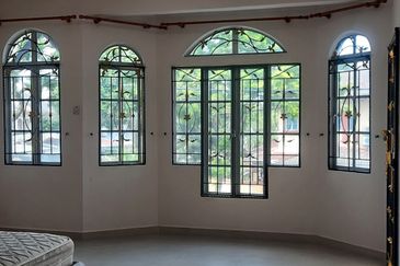 2storey Ara Damansara 24x75 Reno Well kept guarded 